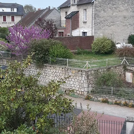 Location A Le Chateau